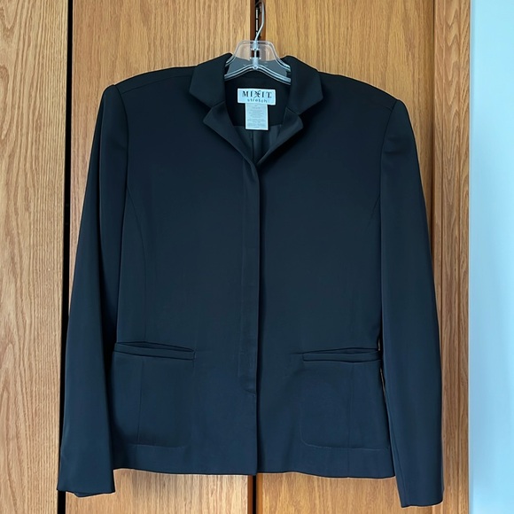 Mix-it Stretch Suit. Black. Jacket with skirt. - Picture 2 of 9